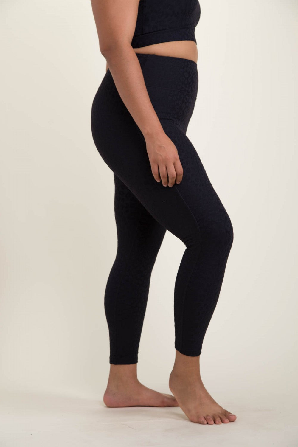 Black Leopard Textured Leggings - Curvy