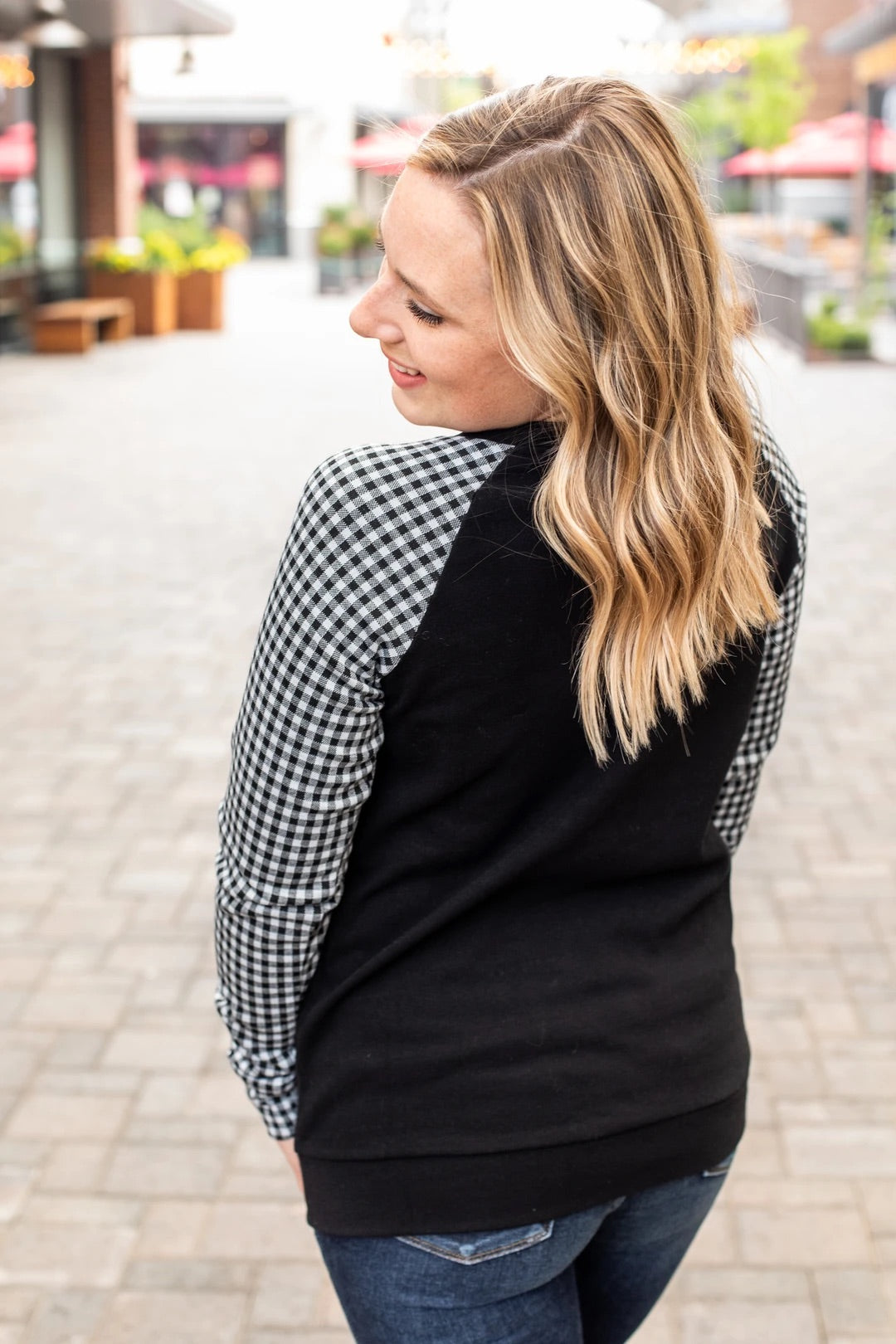 Winter Vibes Sweater-white