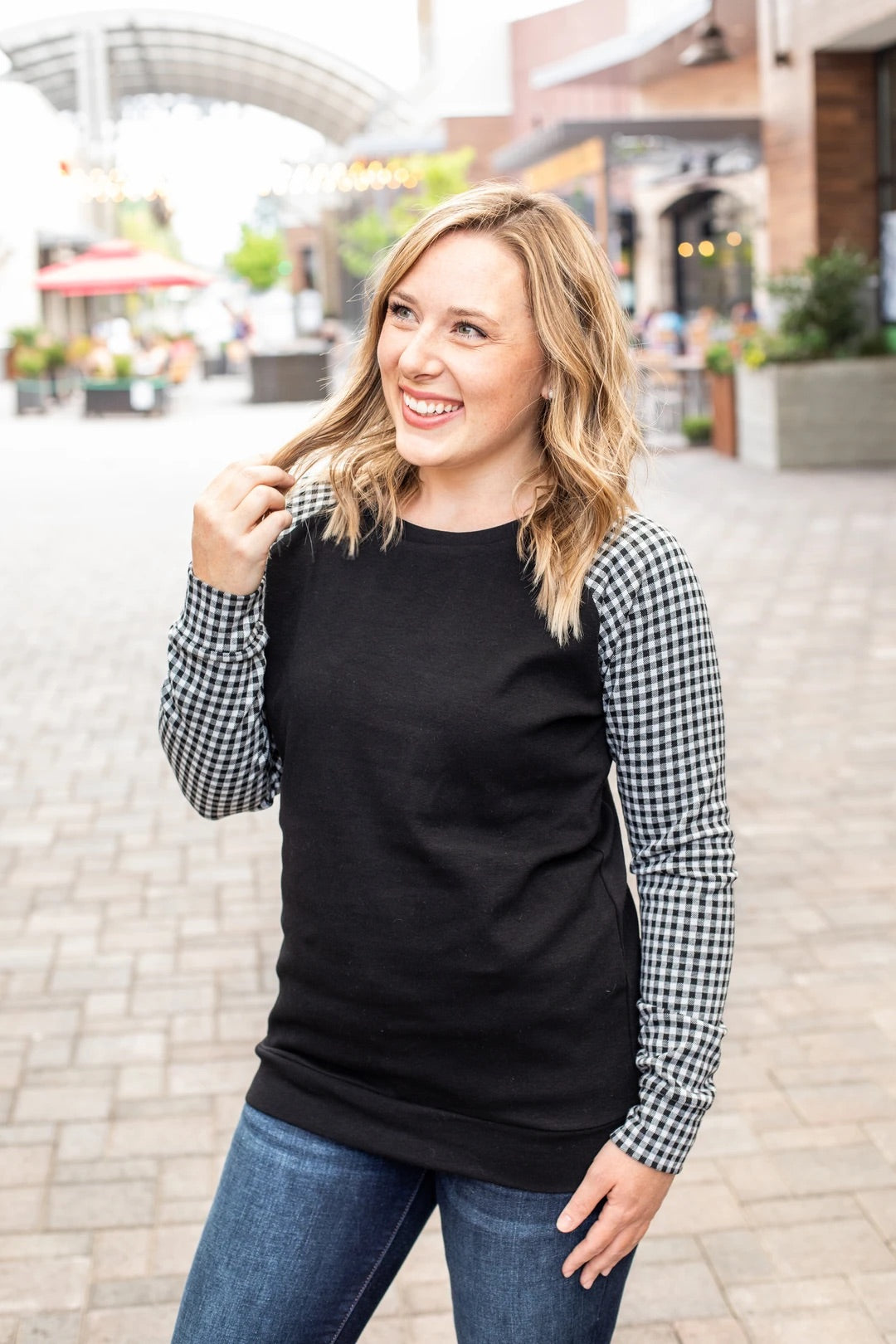 Winter Vibes Sweater-white
