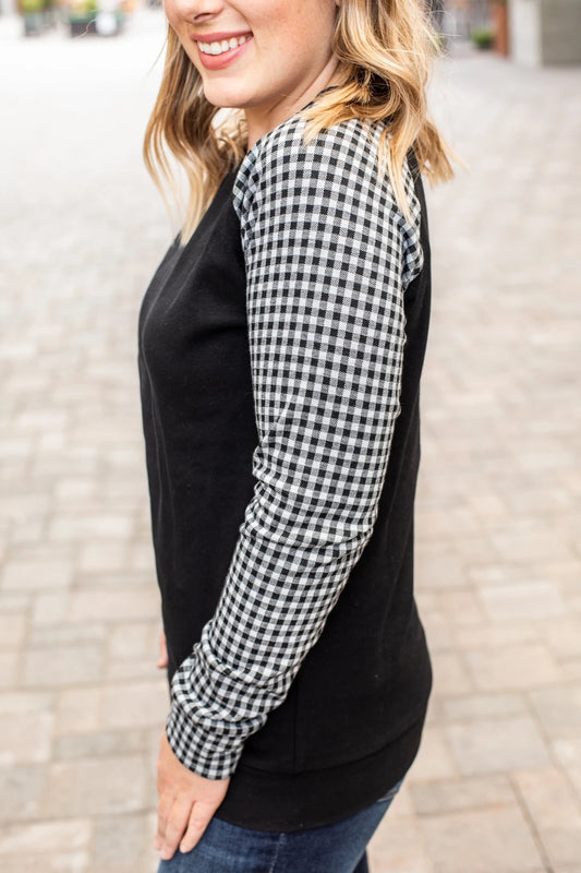 Winter Vibes Sweater-white