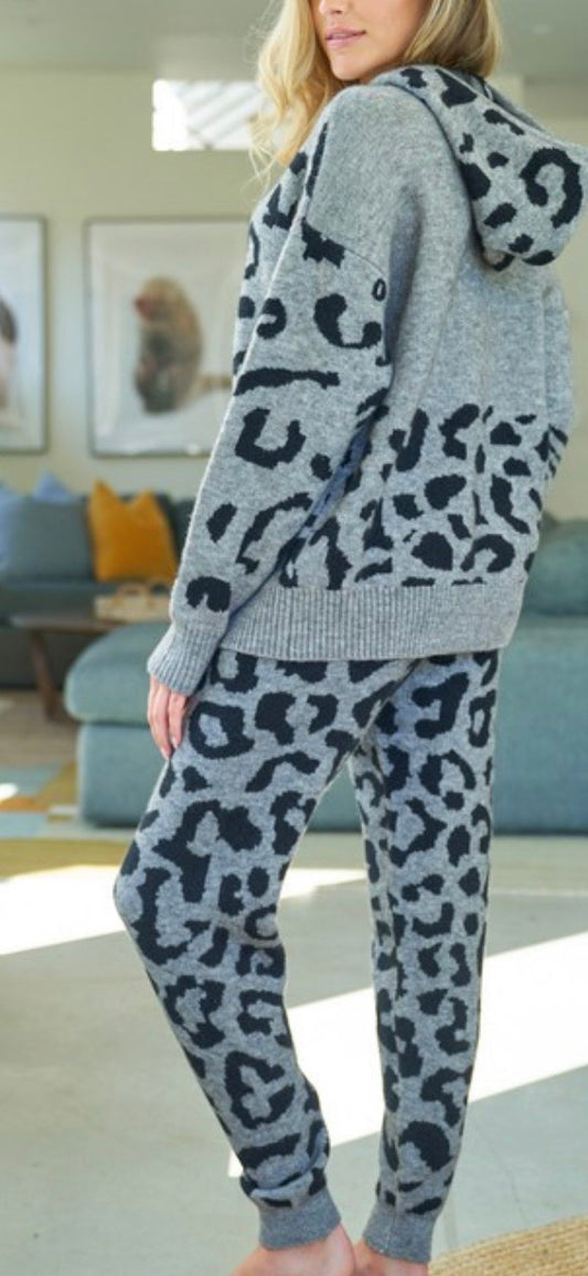 Smokey Leopard Knit Hoodie -Curvy