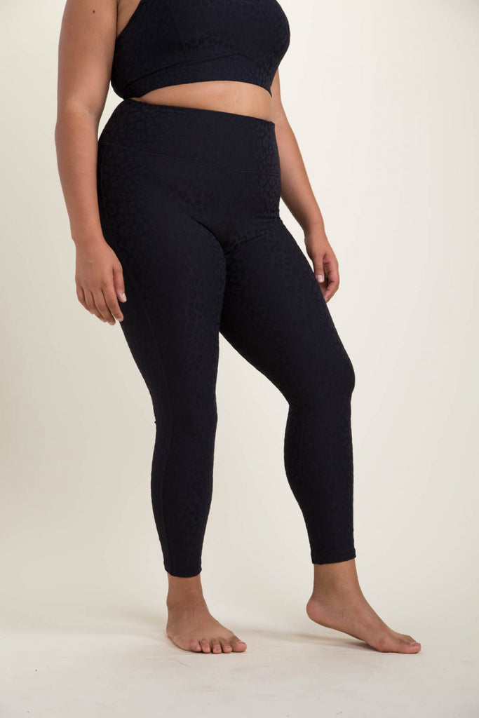 Black Leopard Textured Leggings - Curvy – Hidden Hills Boutique