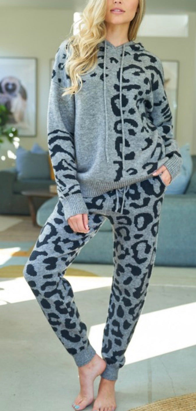 Smokey Leopard Knit Pants